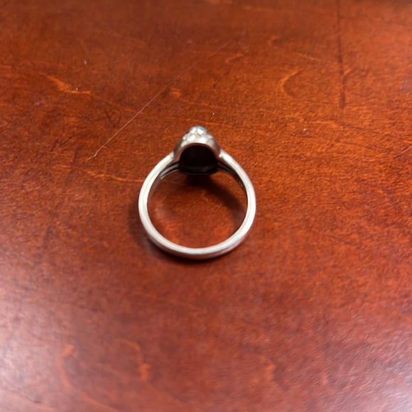 Ring 💍 - Picture 2 of 3